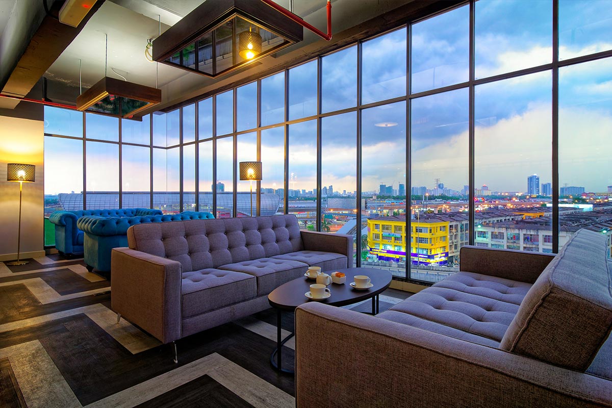 bespoke-hotel_horizon-cafe_05_1200x800